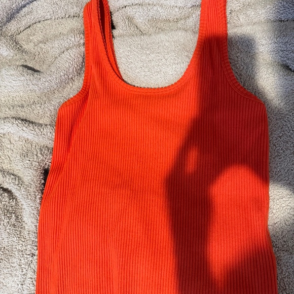 Vince Ribbed Tank Size Medium - Picture 1 of 7